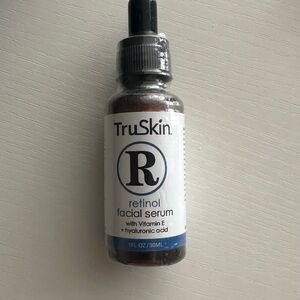 Skin Retinol Facial Serum - with vitamin E and hyaluronic acid Anti-aging